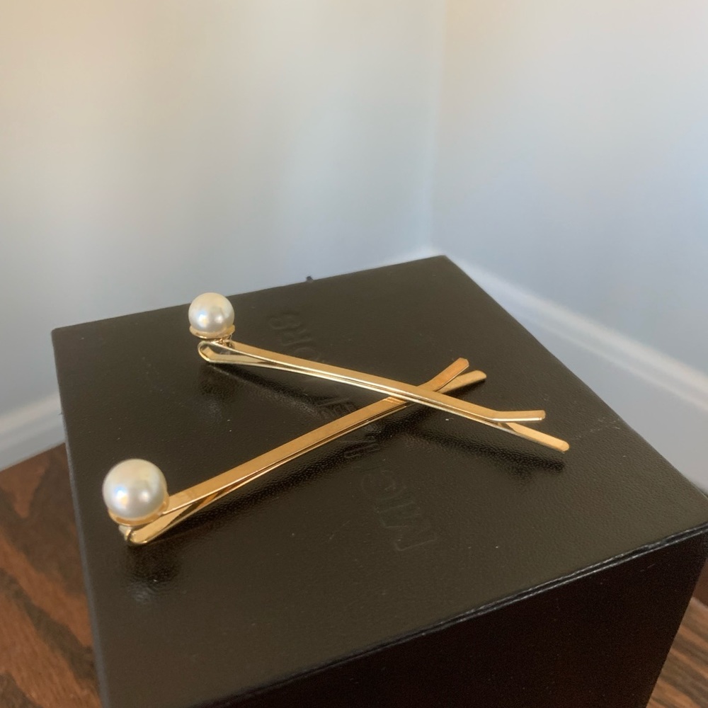 Set of bobby pins